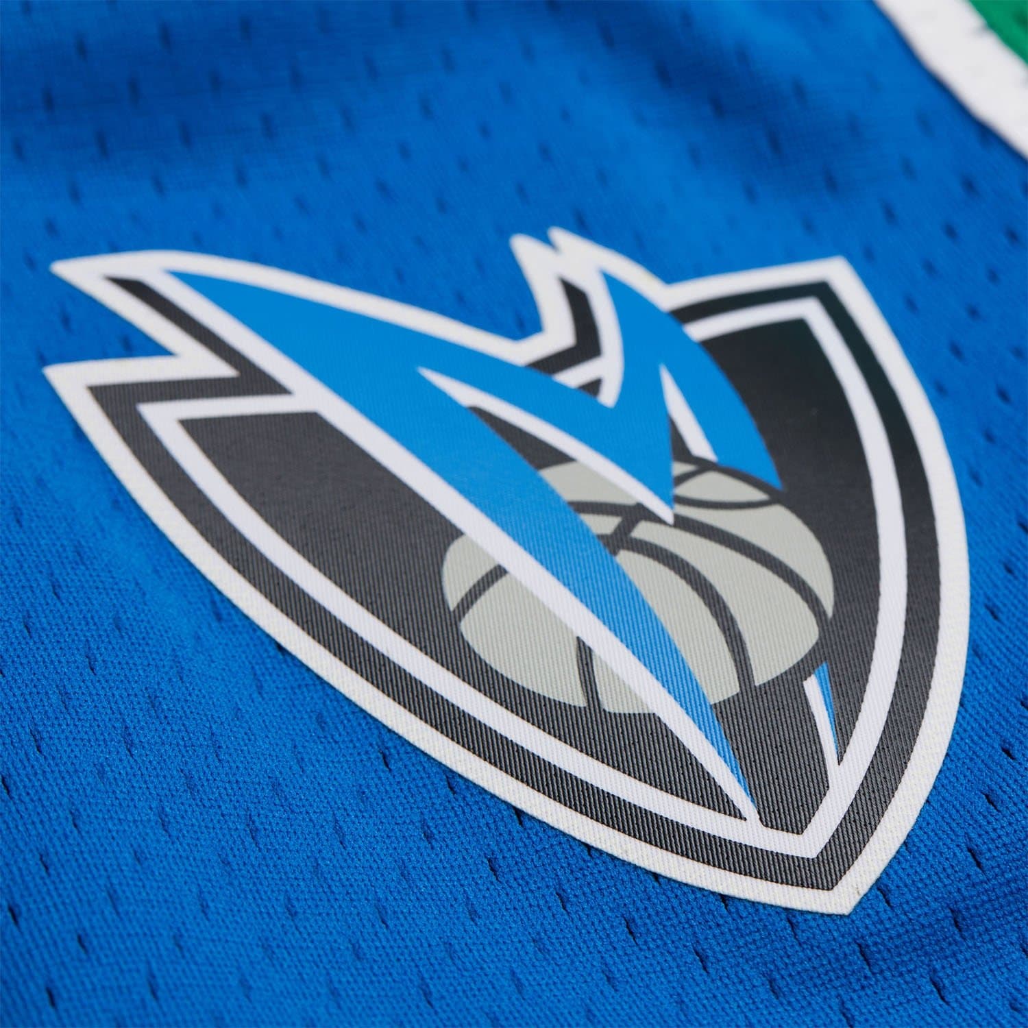 Dallas Mavericks 2004-05 Swingman NBA Shorts Green thumbnail 3