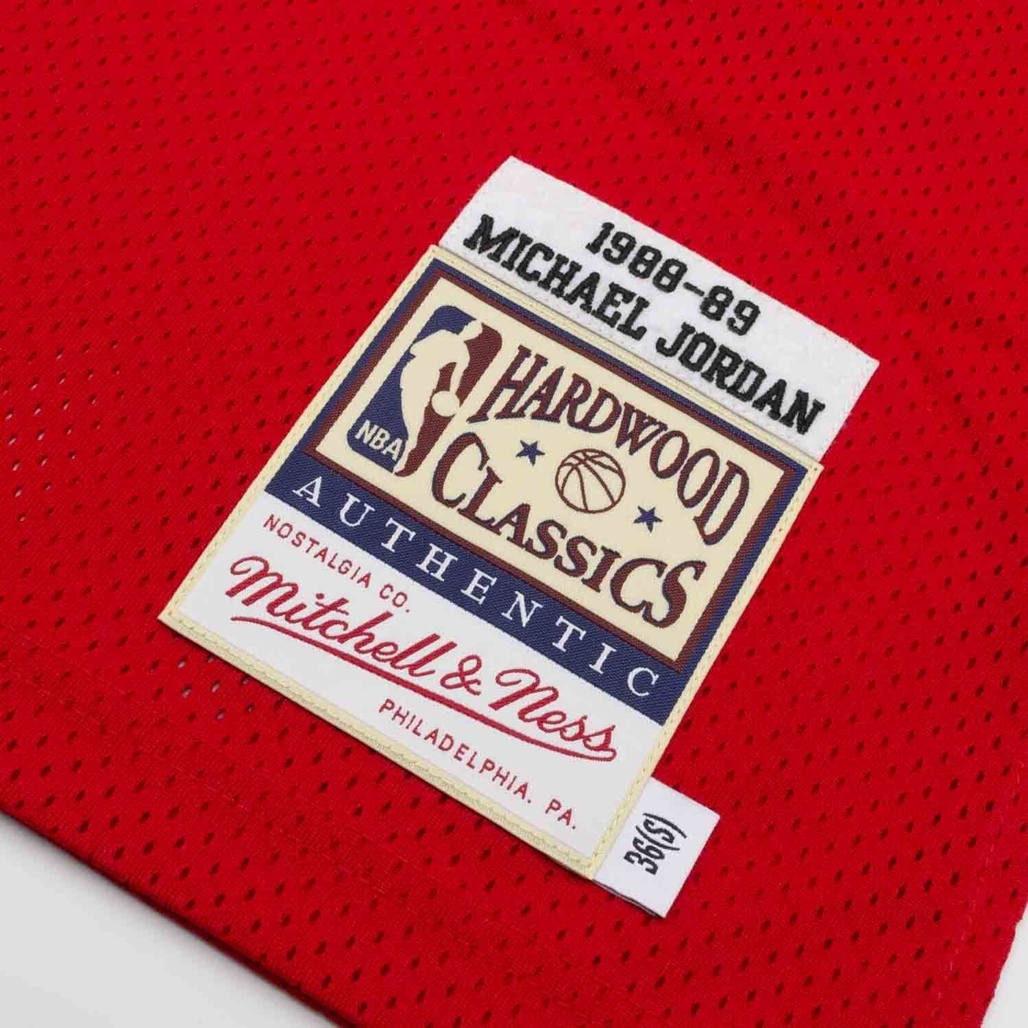 Michael Jordan #23 Chicago Bulls 1988-89 Authentic NBA Jersey Red thumbnail 3