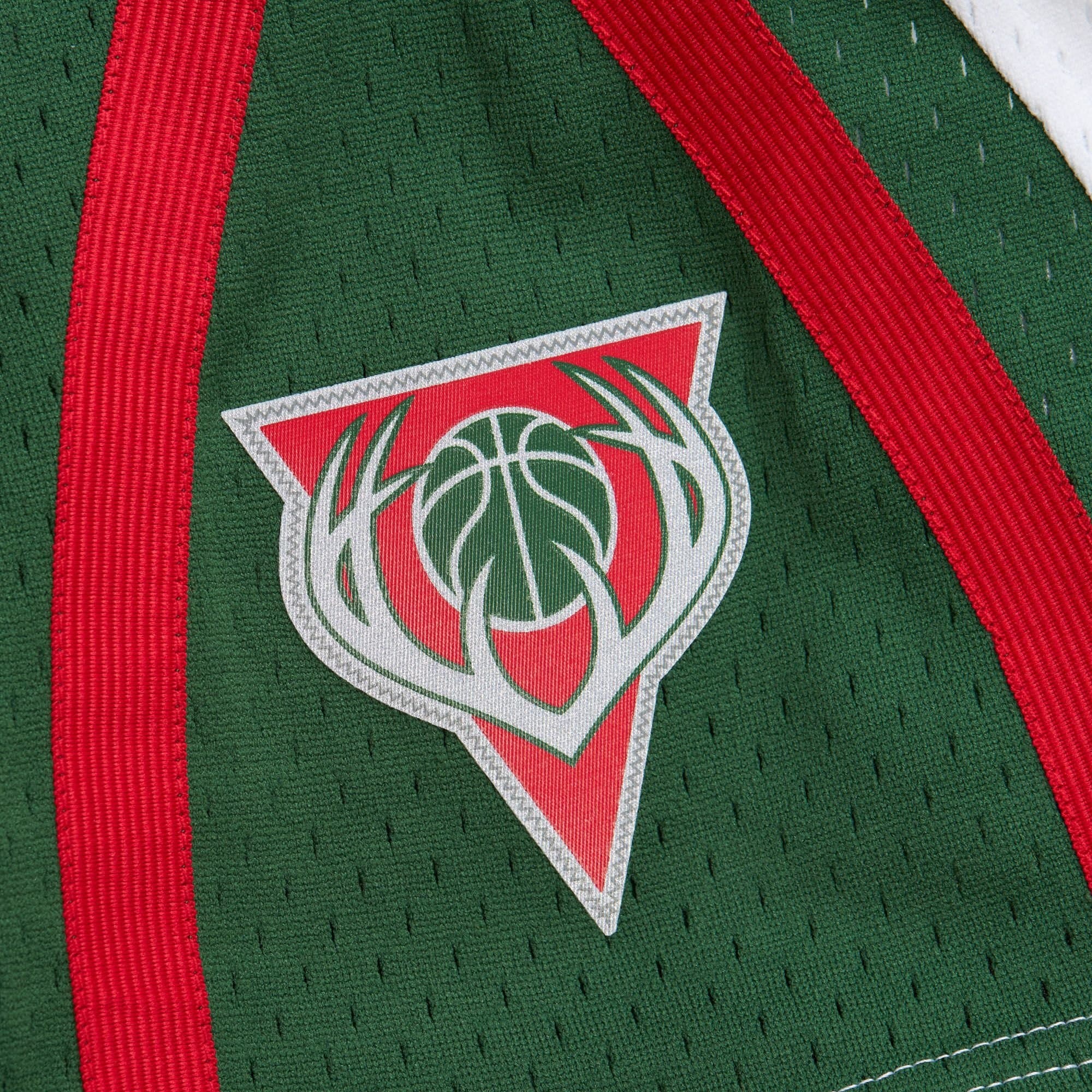 Milwaukee Bucks 2013-14 Mitchell & Ness Swingman NBA Shorts White thumbnail 3