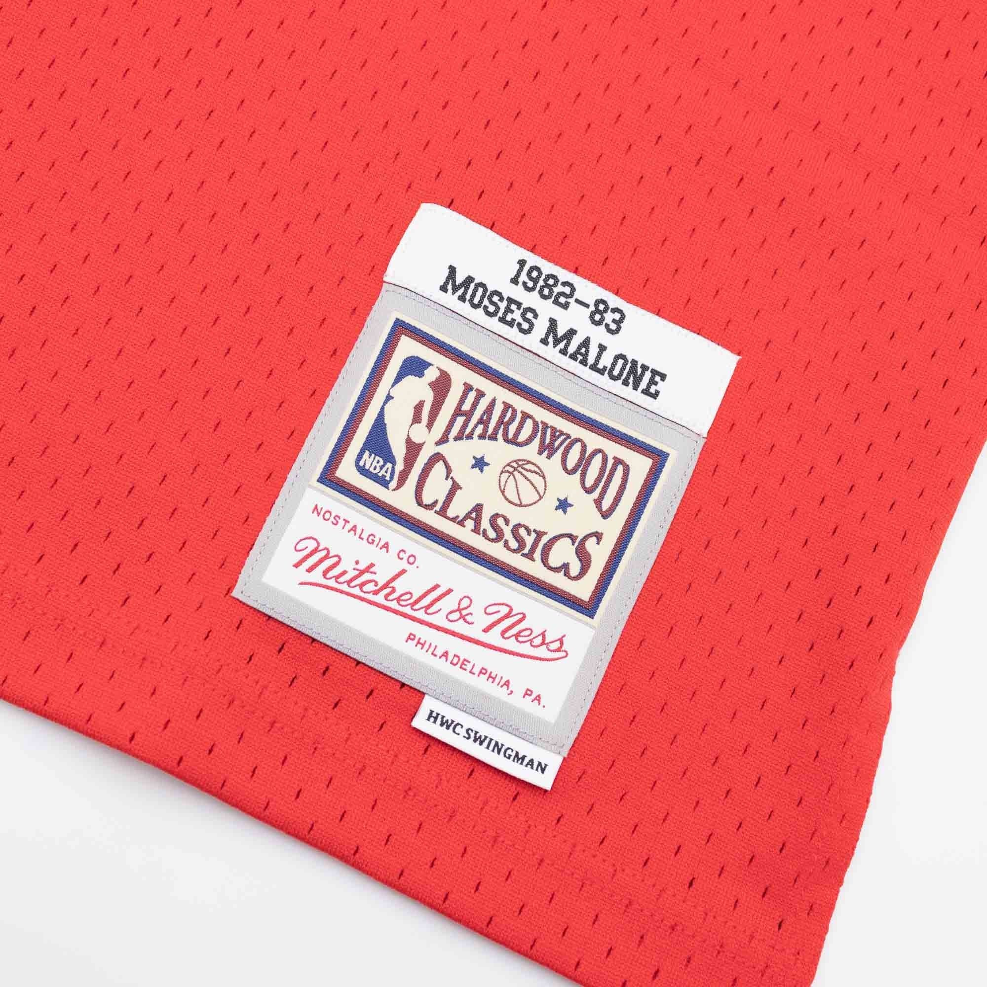 Moses Malone #2 Philadelphia 76ers 1982-83 Mitchell & Ness Swingman NBA Jersey Red thumbnail 3